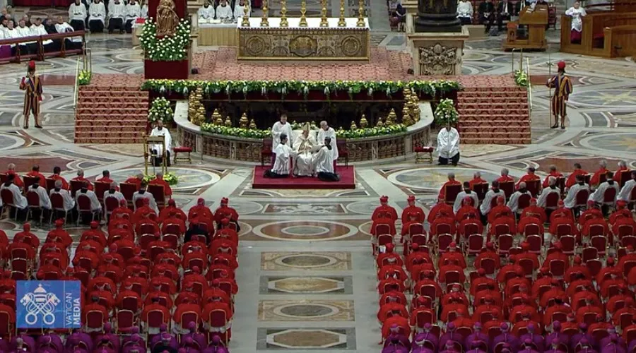 El Papa Francisco y cardenales en el consistorio ordinario. Crédito: Captura de Vatican Media?w=200&h=150