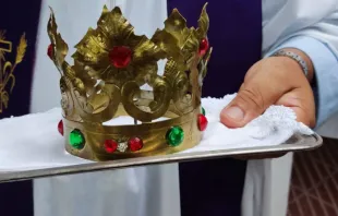 Corona de la Virgen recuperada luego de haber sido robada de su santuario en Argentina Crédito: Página de Facebook/Parroquia Ntra Sra de la Victoria