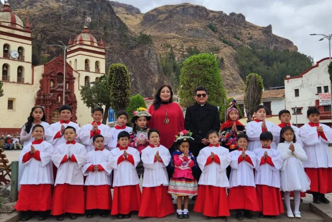 Coro de Niños Acólitos de Huancavelica