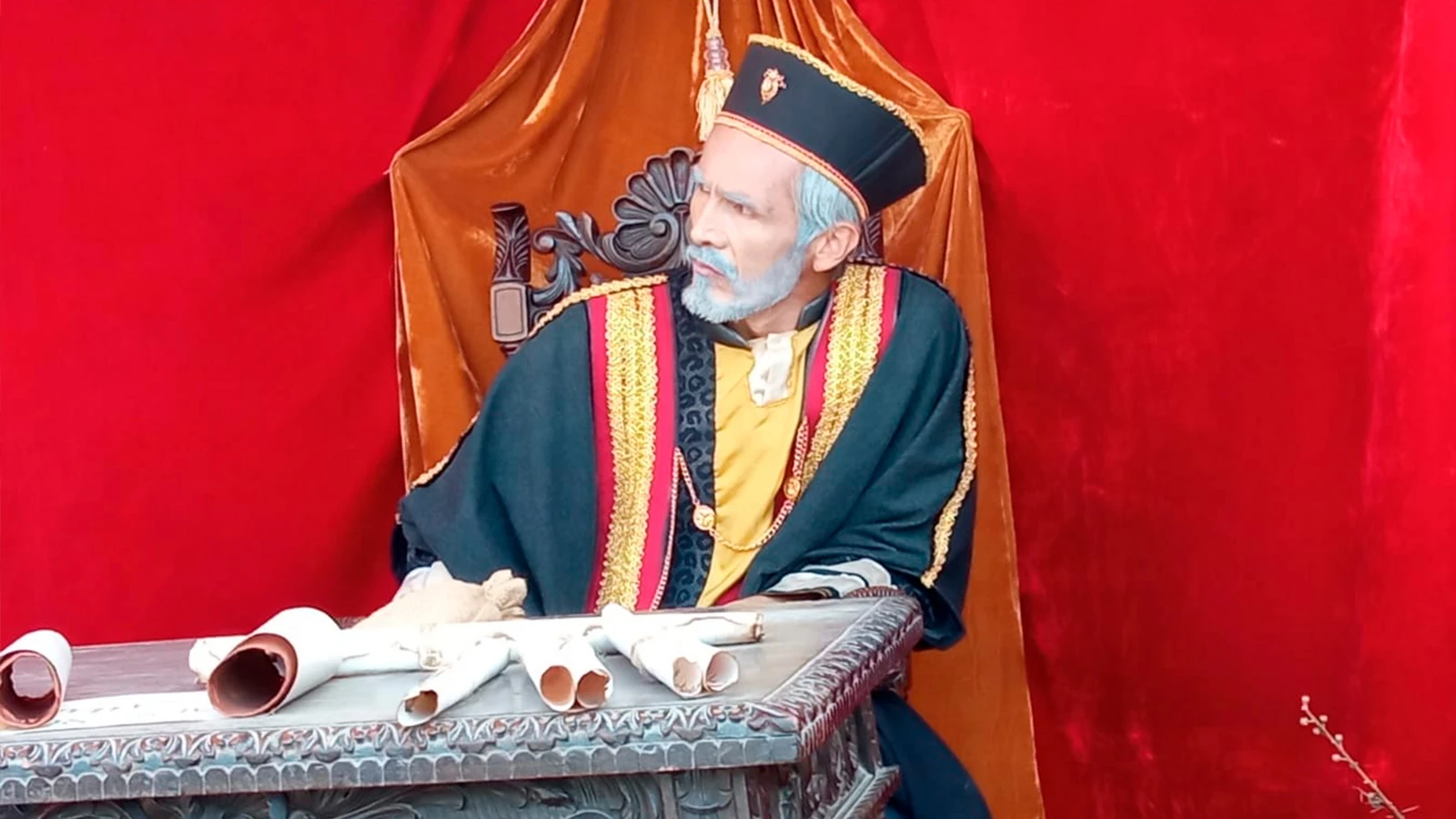 Escena del cortometraje sobre la parábola del juez inicuo. Con ambas parábolas (Lc 18 1-8 y Lc 11 5-10), Jesús retrata la importancia de orar siempre sin desfallecer.?w=200&h=150