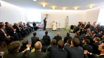 El Papa Francisco conversa con los jesuitas en Lisboa