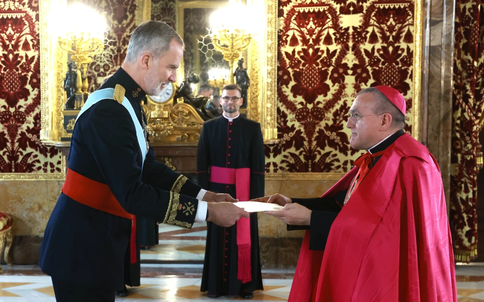 El Rey Felipe VI de España recibe las cartas credenciales del Nuncio Apostólico Mons. Piero Pioppo.?w=200&h=150
