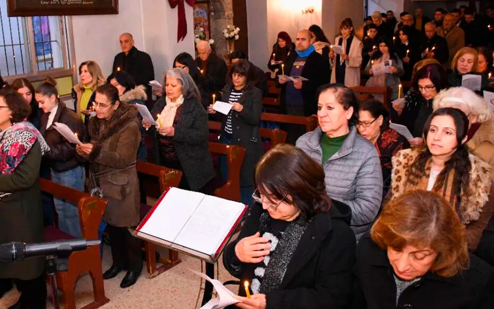 Fieles cristianos en la iglesia ortodoxa armenia de San Hagop en Qamishli.?w=200&h=150