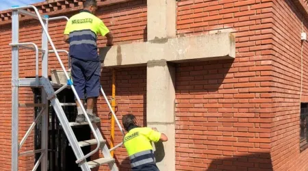 Reubicación ilegal del a Cruz del Calvario en la localidad española de Betxí (Castellón, España).