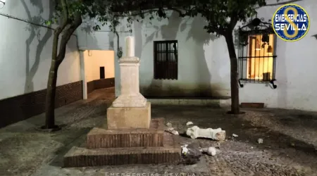 La Cruz de San Lázaro de Sevilla, esculpida en el siglo XVI fue vandalizada la noche del 21 al 22 de octubre de 2023.