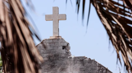 Cruz de la iglesia Sagrada Familia de Gaza.