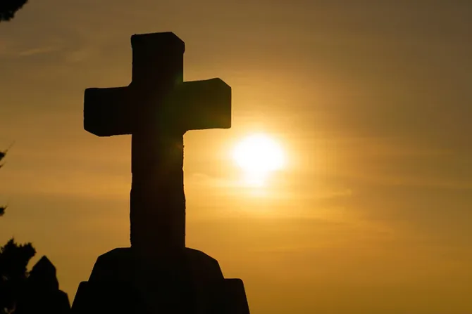 En 15 días fallecieron 63 vecinos: Sacerdote anima pedir la victoria a Cristo 