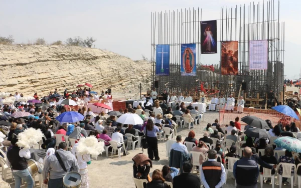 Construcción de la Cruz de la Misericordia. Crédito: Arquidiócesis de Monterrey