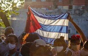 La celebración de la Navidad debe empujar a los creyentes cubanos a ser mejores, a buscar a Dios y abrirle el corazón para acoger a Jesucristo y retomar o renovar el camino de la fe. Crédito: Ricardo IV Tamayo / Unsplash
