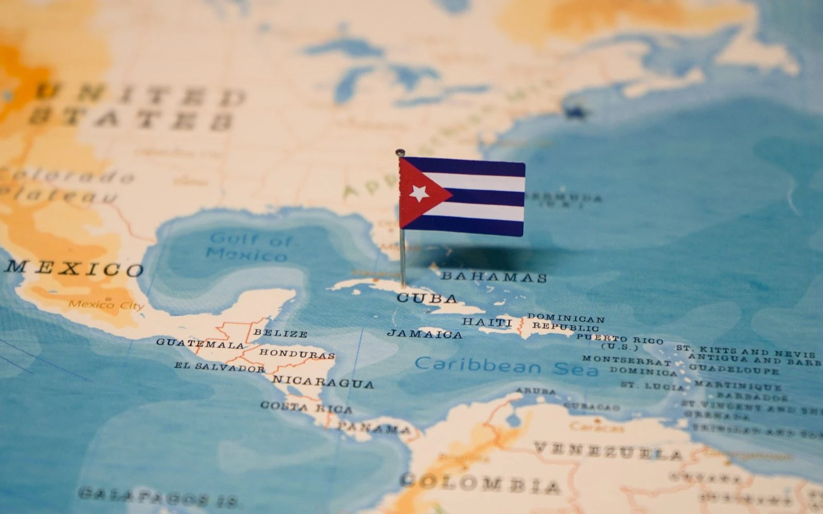 Mapa y bandera de Cuba.?w=200&h=150