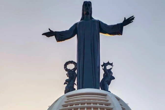 Santuario de Cristo Rey de la Paz en el cerro del cubilete