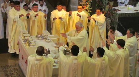 Ordenan 10 nuevos sacerdotes y dos diáconos en Cuernavaca, México