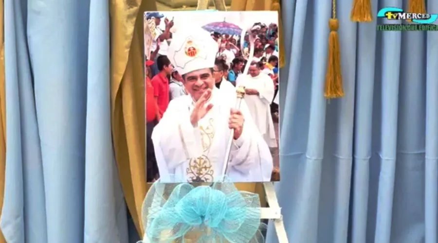 Emotiva celebración del cumpleaños del obispo secuestrado por la dictadura en Nicaragua