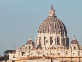 Apagarán luces de cúpula de la Basílica de San Pedro durante la Hora del Planeta
