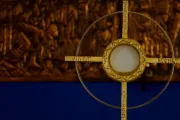 Profanan una capilla y tiran la Eucaristía durante la Nochebuena en España