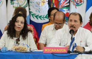 Daniel Ortega, dictador de Nicaragua, y Rosario Murillo, su esposa y vicepresidenta. Crédito: Flickr OEA-OAS (CC BY-NC-ND 2.0)