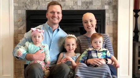 Madre coraje con cáncer sacrificó su vida para salvar a hijos gemelos