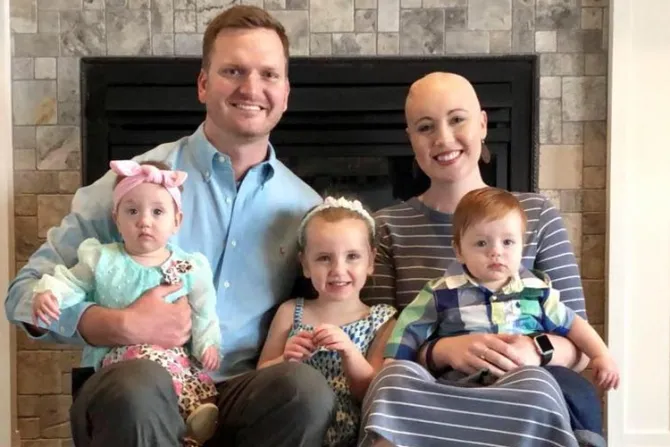 Madre coraje con cáncer sacrificó su vida para salvar a hijos gemelos