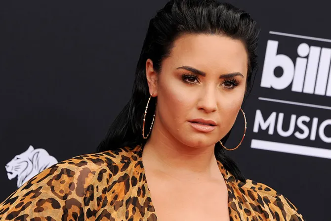 Prohíben cartel de Demi Lovato por ofender gravemente a los cristianos