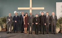 Foto de  familia de los protagonistas del II Desayuno de Oración celebrado en España.