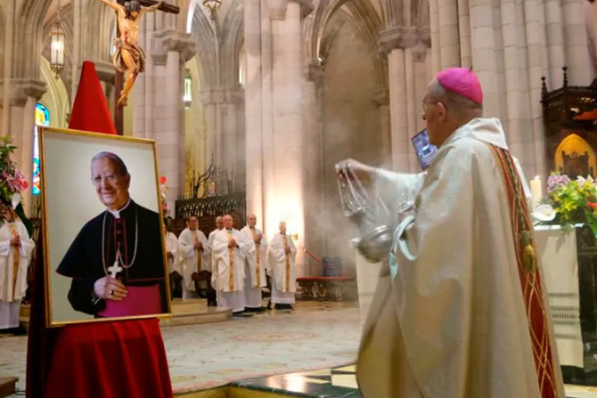 Beato Álvaro del Portillo recuerda que el mundo necesita la santidad, dice Arzobispo