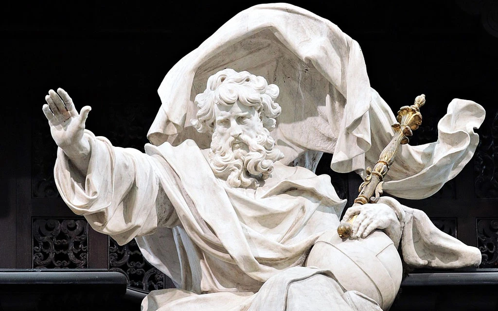 Una escultura de Dios Padre.?w=200&h=150