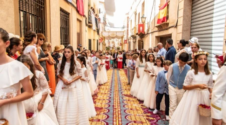 Alfombras de Serrín en Elche de la Sierra para el Corpus Christi