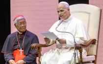 León XIV durante el encuentro con sacerdotes este jueves