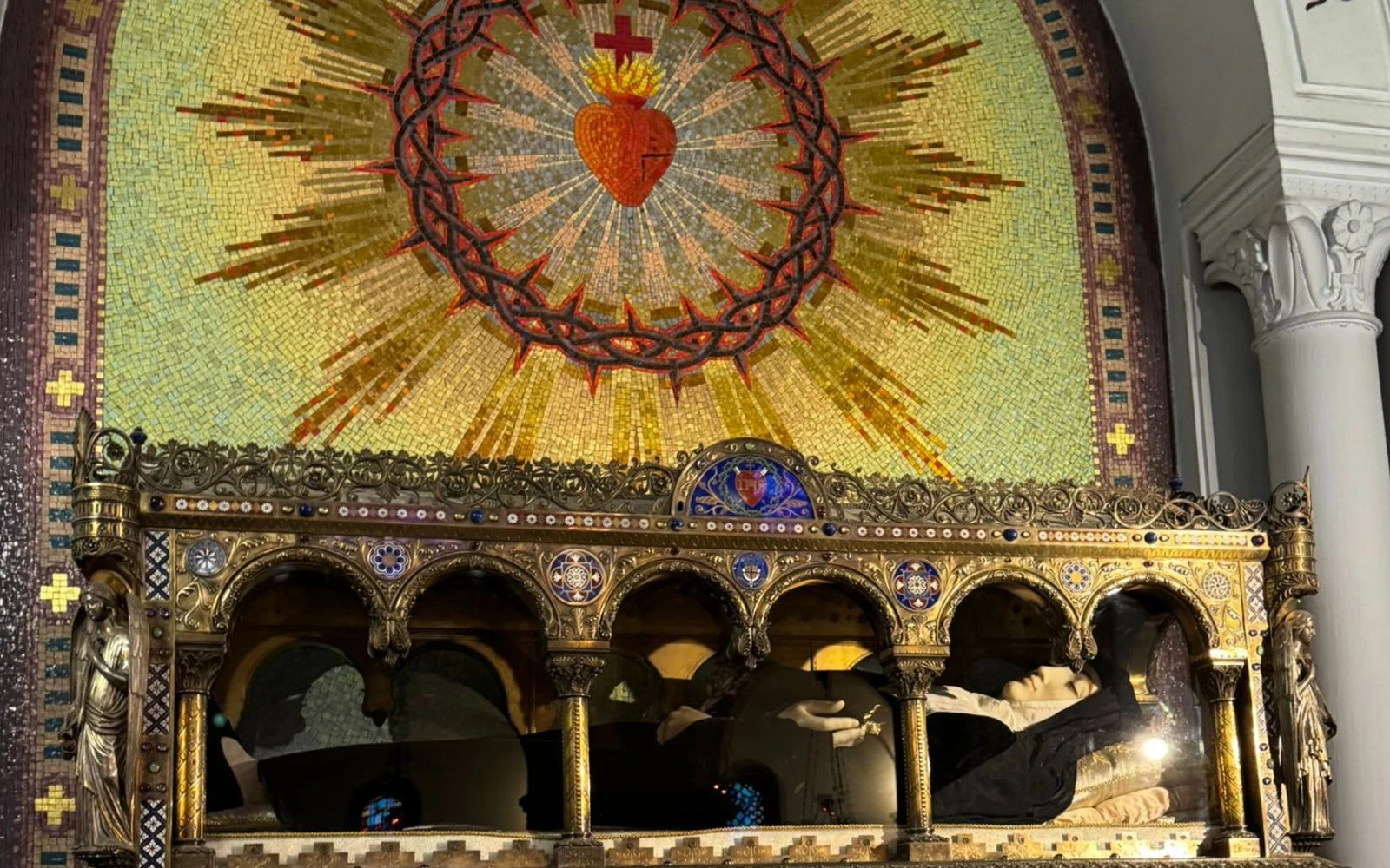 El cuerpo incorrupto de Santa Margarita María de Alacoque descansa en la Basílica del Sagrado Corazón de Paray-le-Monial?w=200&h=150