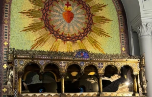 El cuerpo incorrupto de Santa Margarita María de Alacoque descansa en la Basílica del Sagrado Corazón de Paray-le-Monial Crédito: ACI Prensa