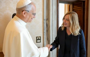 Primer encuentro oficial en el Vaticano entre el Papa León XIV y Giorgia Meloni Crédito: Vatican Media