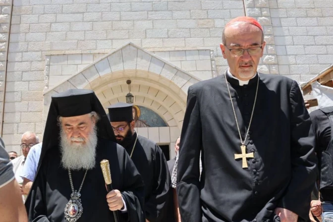 El Patriarca Latino de Jerusalén, el Cardenal Pierbattista Pizzaballa, y el Patriarca Ortodoxo griego Teófilo III,