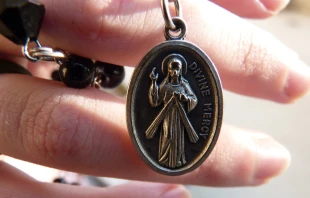 Medalla de la Divina Misericordia. Crédito: Pixabay / Dominio público.