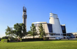 Santuario de la Divina Misericordia, al sur de Cracovia (Polonia). Crédito: Agnes Kantaruk - Shutterstock