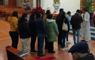 Bendición a parejas divorciadas. Crédito: Parroquia Sagrada Familia de Nazaret SLP