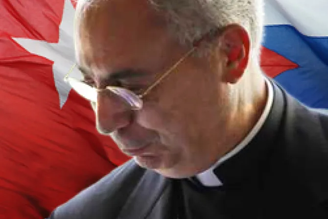 Mons. Mamberti espera fortalecer diálogo Iglesia-Gobierno cubano