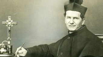 Don Bosco en su escritorio