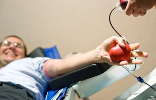 Donación de sangre. Crédito: European Union 2011 PE-EP/Pietro Naj-Oleari (CC BY-NC-ND 2.0)