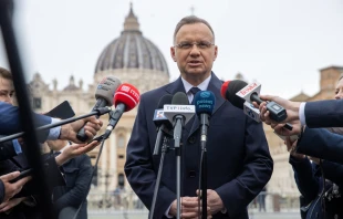 El presidente Andrzej Duda comparece ante los medios en Roma Crédito: Daniel Ibáñez/ EWTN News
