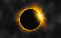 Ante el eclipse solar que ocurrirá el 8 de abril, algunos se preguntan: ¿Se acerca el fin del mundo?