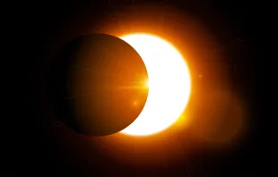 Eclipse total de sol. Crédito: Shutterstock