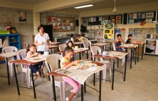 Niños en escuela de Guayaquil, Ecuador. Crédito: De Visu - Shutterstock