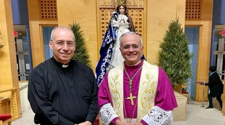 P. Edwing Román y Mons. Silvio Báez 03092025