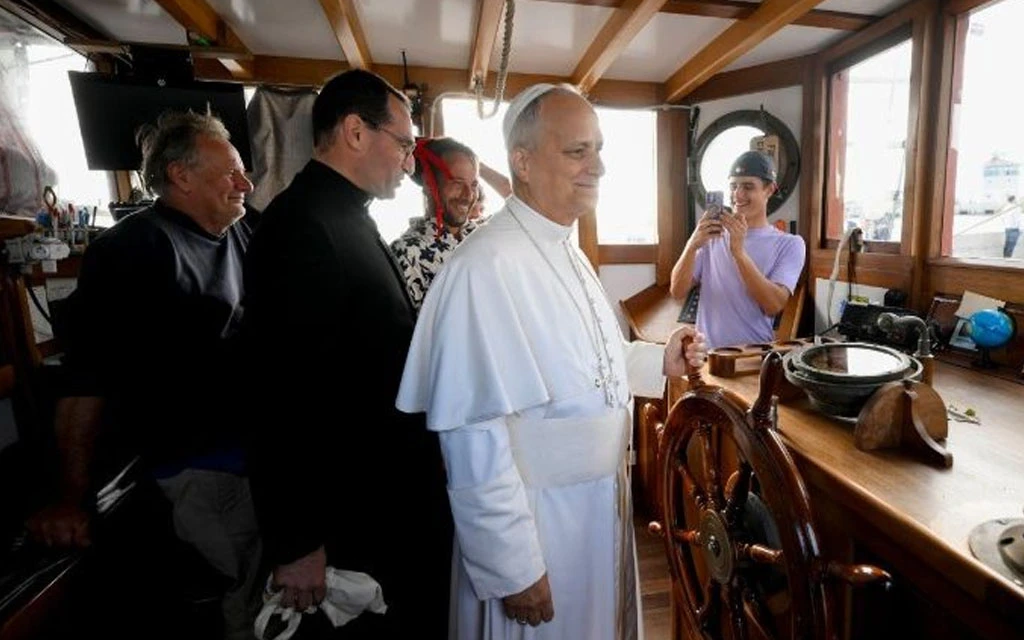 El Papa León XIV en el Barco de la Paz.?w=200&h=150