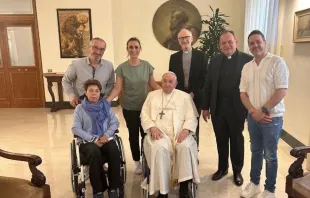 Maria José Marques da Silva Carvalho junto al Papa Francisco el 14 de abril Crédito: Vatican Media