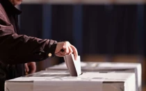 Los republicanos controlan actualmente la Casa Blanca y ambas cámaras del Congreso, pero sus mayorías en ambas cámaras legislativas son estrechas.