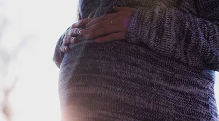 Madre denuncia presiones de Defensoría del Pueblo para que su hija abortara en hospital