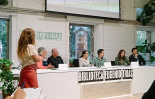 Un momento del coloquio sobre el duelo perinatal organizado por En Vela. Crédito: Ana Perelló / En Vela.