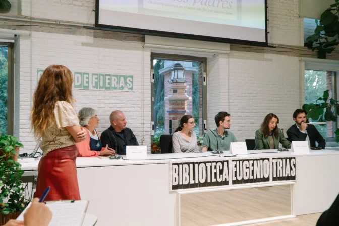 Un momento del coloquio sobre el duelo perinatal organizado por En Vela.