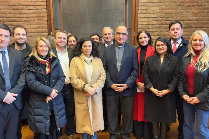 Mons. Chomali con candidatos políticos
